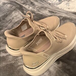 Skechers Women's Beige Sneakers